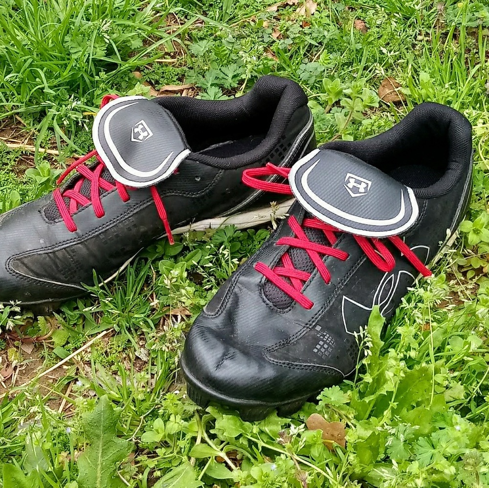 Under Armour Womans Cleats.  Size 9